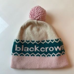 Super cute black crows beanie!